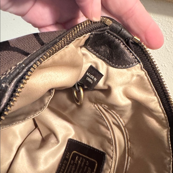 Coach Patterned Tote Bag with zipper - Picture 9 of 17